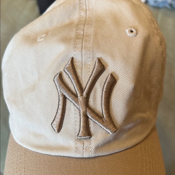 Tan and White NY Logo Cap - Picture 3 of 4